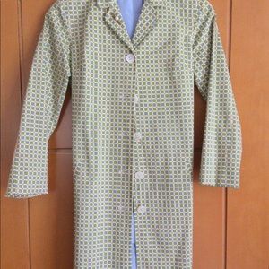 Beautifully tailored fitted trench coat